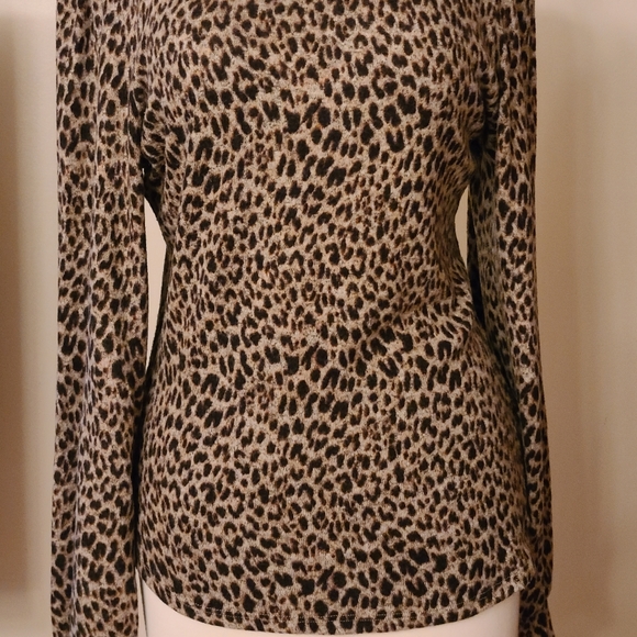 Love,fire leopard print size M long sleeve top - Picture 10 of 10